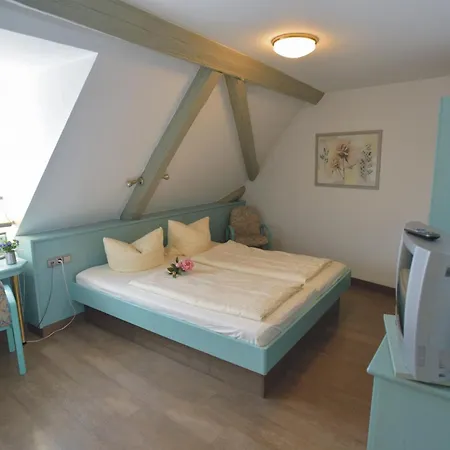 Otel Akzent Gruener Baum Dettelbach