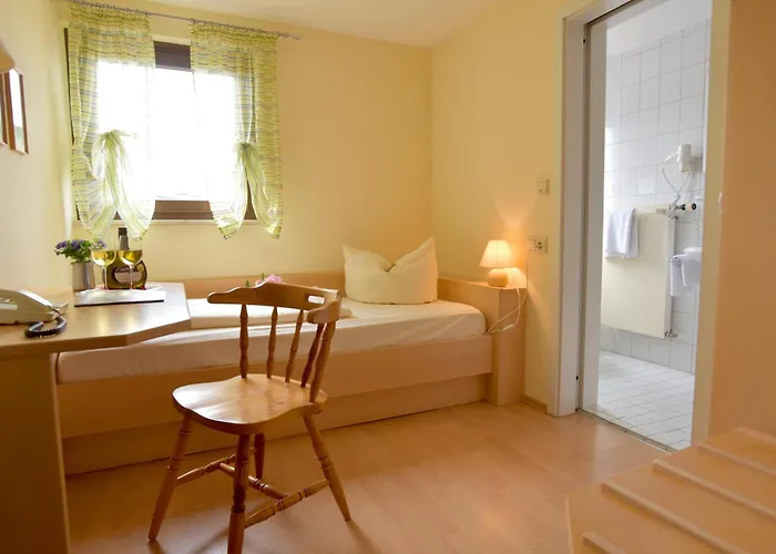 Akzent Grüner Baum Hotel *