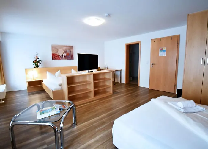 Akzent Gruener Baum فندق